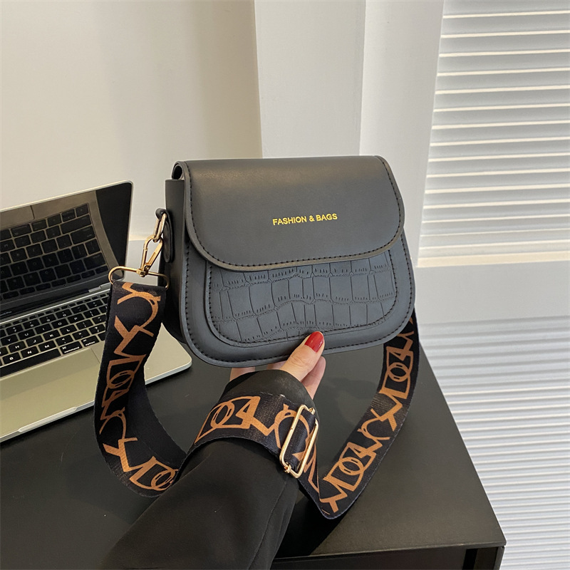 2025 Spring summer Fashion Designer Women's Mini Bag Simple And Casual New Style Fashion Small Square Bag Avant Garde Shoulder Bag Crossbody Stor