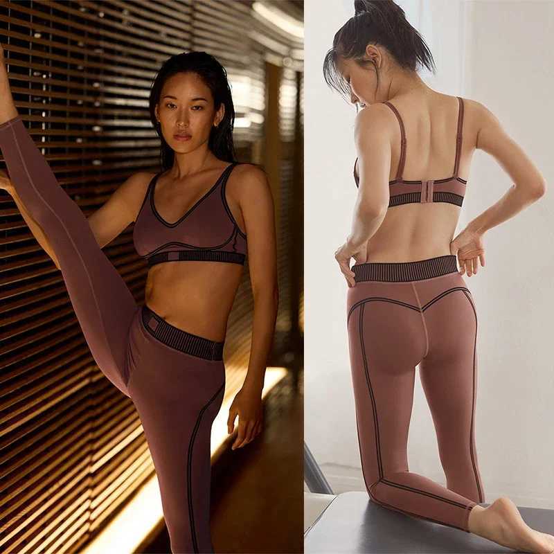 Outfit 2025 Goddess Yoga Womens Set Waist 7/8 Line Up Legging Slimming Tight Pants Smooth and Comfortable Sports Set Bra with Padding S2538