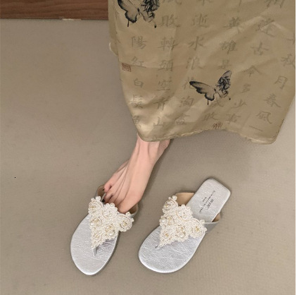 Free Shipping Summer New Sandals Fashion Designer Designer Sandals High Quality All Diamond Soft Women Flat Bottom Pearl Head Slippers Outdoor Casual 