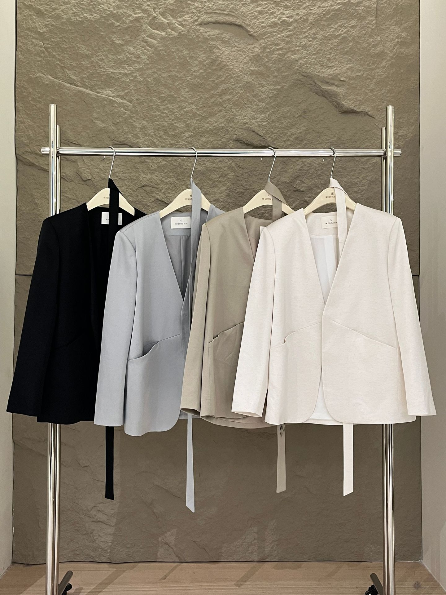 X37Chic Gray Blazer for Ladies Contemporary Elegance Fit for Both Seasonal Transitions of 2025