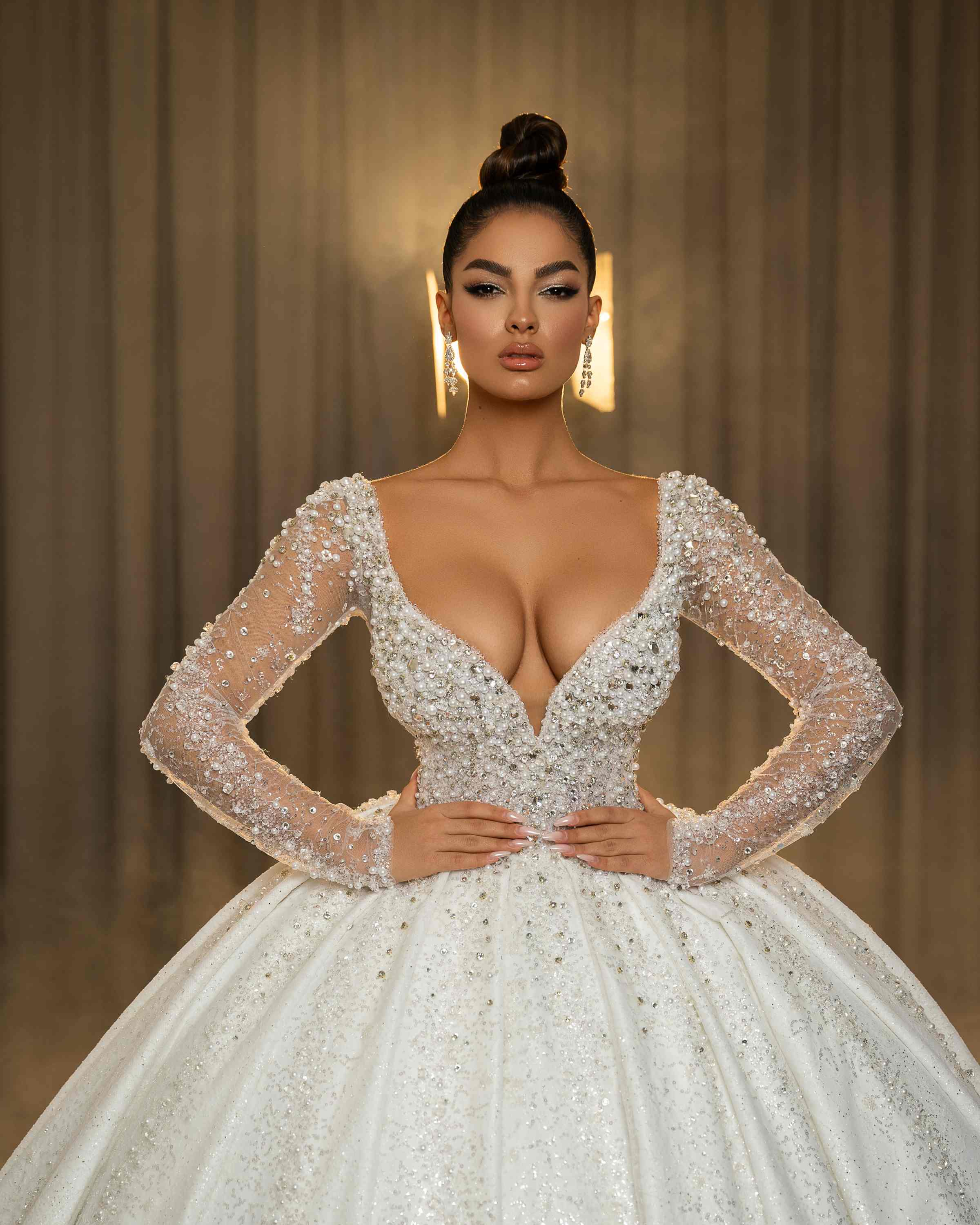 Sexy Ball Gown Wedding Dress For Women V Neck Long Sleeves Bridal Gowns Pearls Sequins Crystal Sweep Train Dresses Custom Made vestidos de novia