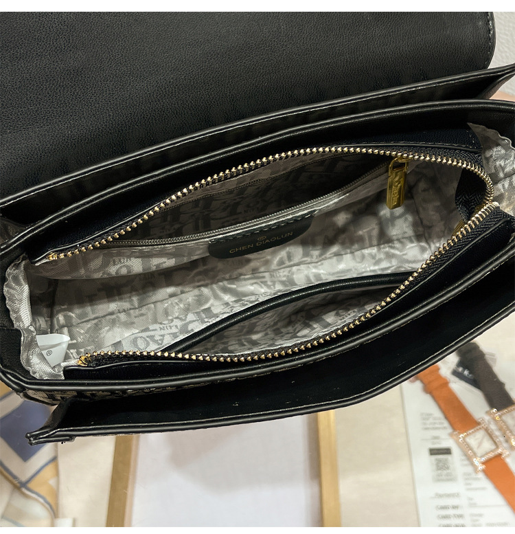 This Season's New Women's Popular. Handheld Small Square Bags Are High-End And Versatile. Women's Crossbody Bag 8027# Adjustable Strap