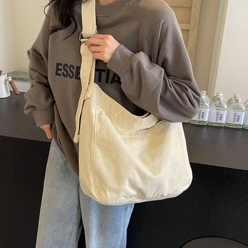 Large capacity leisure commuting bag for women 2024 new simple and fresh shoulder bag high-end canvas tote bag240923