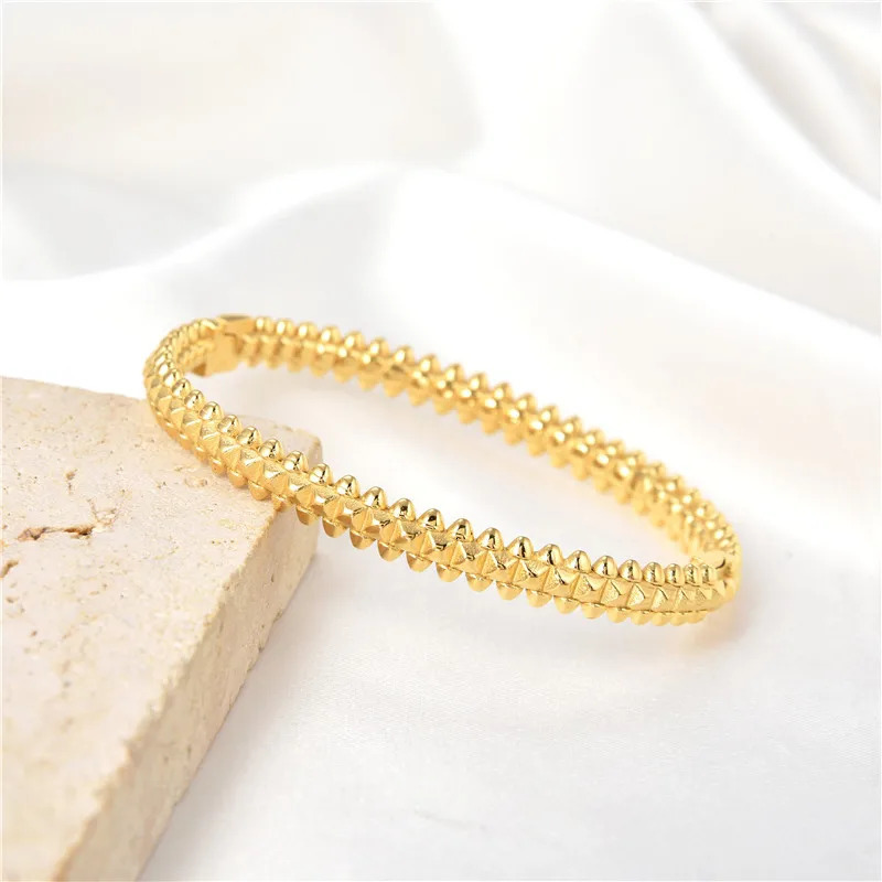 Stainless Steel Gear Shape Bracelet Chic Snake Bone Desgin Bangle For Women Personality Jewelry Couple Souvenir Gift 250303