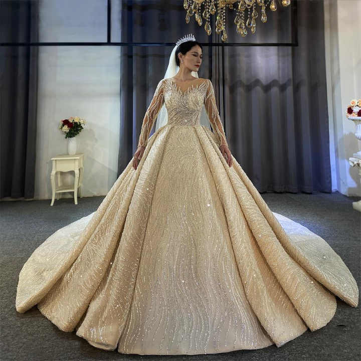 Vintage A e Women Wedding Sheer Neck Long Sleeves Bridal Gowns Sequins Pearls Sweep Train Dress Custom Made
