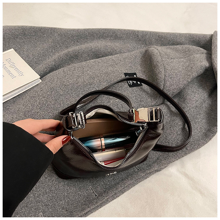 2025 New Handheld Fashion Designer Women s Mini Bag Casual Croissant Niche New High end Style Simple Multifunctional Crossbody Bag Shoulder Bag