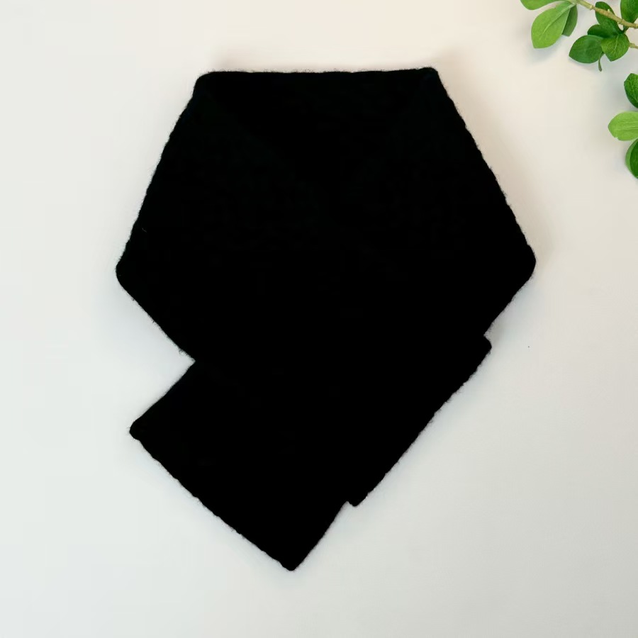 K081 Unisex and practical wearable cashmere scarf perforated warp knitted short neck scarf