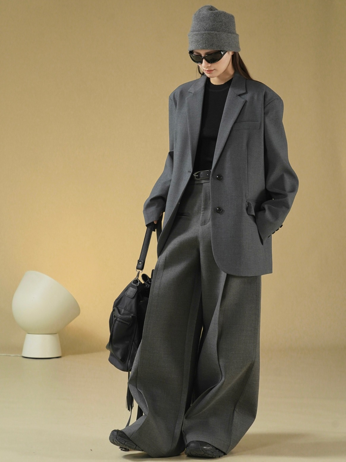 L381 Chic Ladies' Casual Jacket with Flared Shoulders and Slim Cut Design