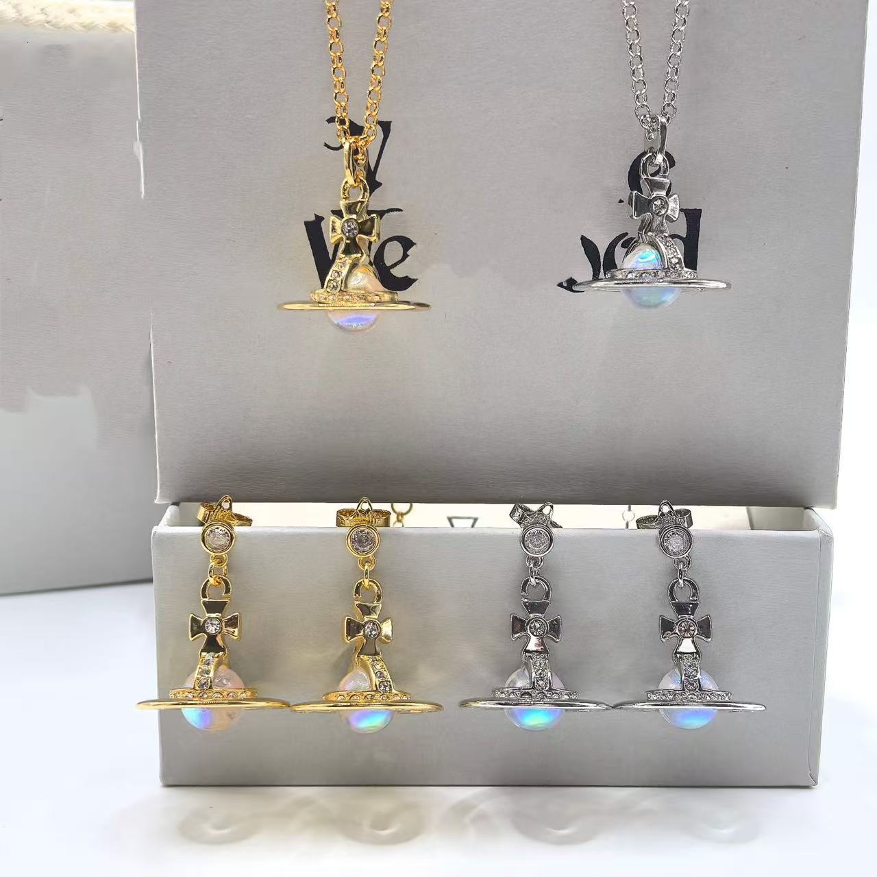 Vivienmes Viviannes Vivienenne Vivvienne Dowagers Laser Aurora ORB Saturn Stereoscopic Necklace Style Light High End Ins Collarbone Chain westwoods