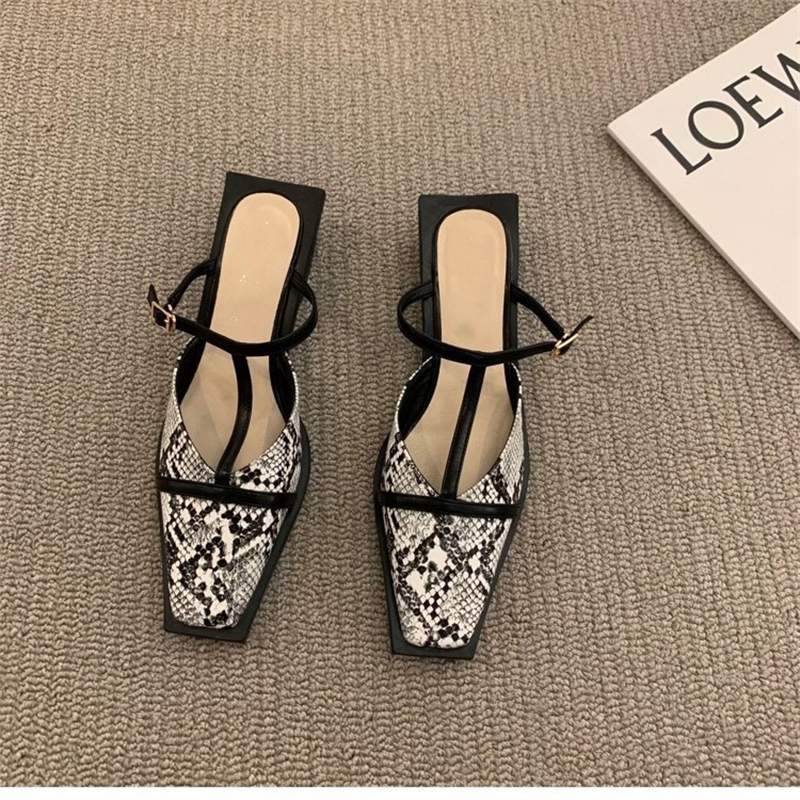 free shipping designer Sandals for woman 2025 new summer sport outdoor casual Soft Leathe slider