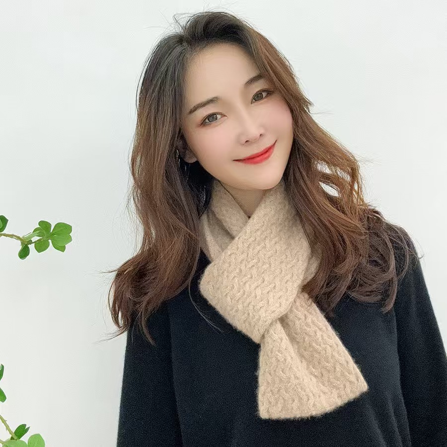 K081 Unisex and practical wearable cashmere scarf perforated warp knitted short neck scarf