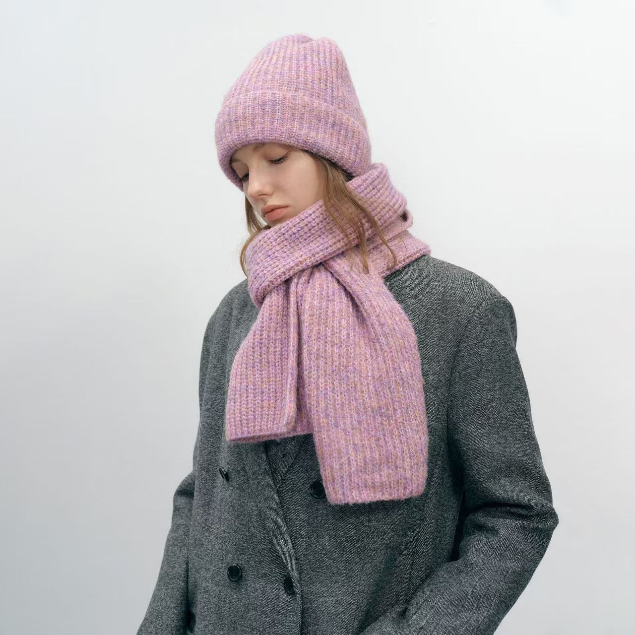 K082 Small design autumn and winter new unisex multi-color gradient thick warm fashion knitted wool scarf