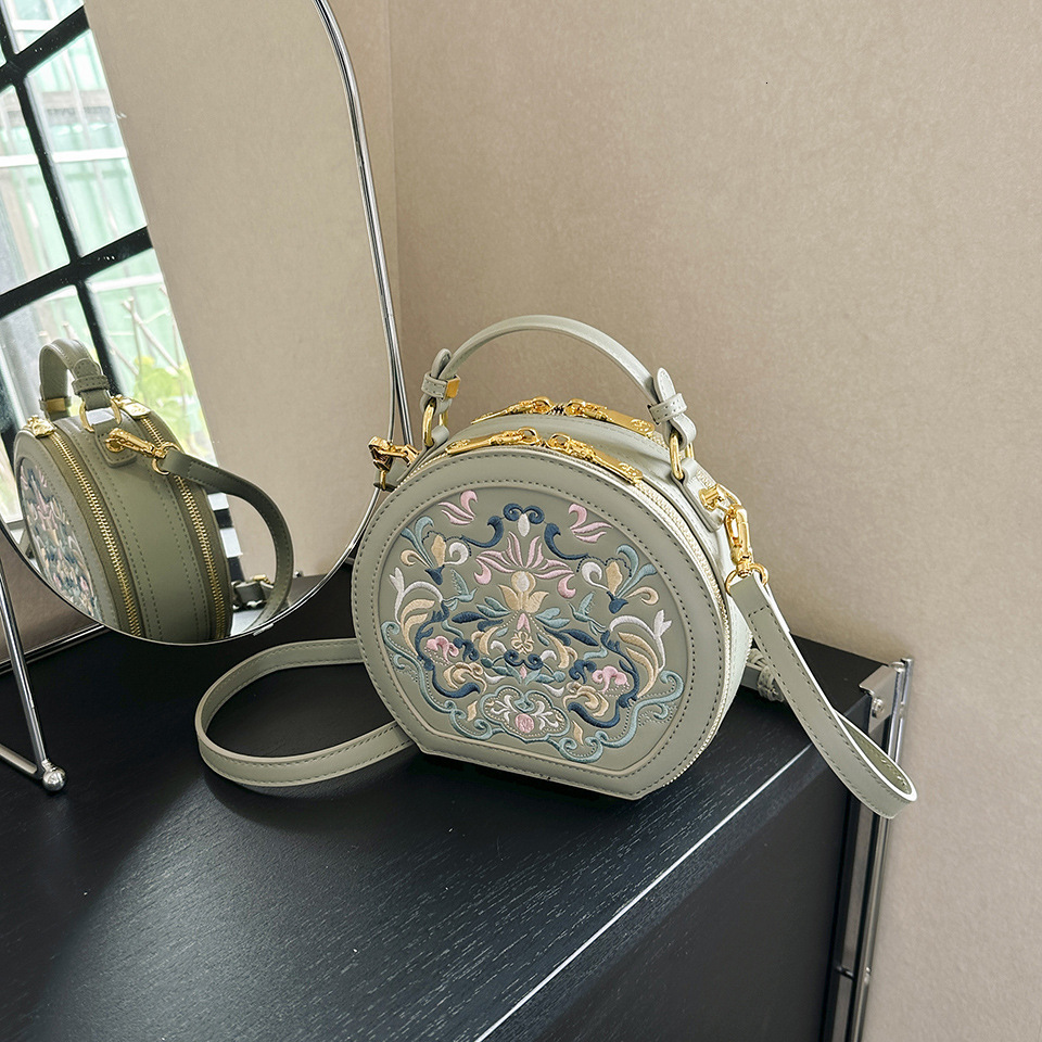 Niche High-end Texture Embroidered Women's Handbag 2025 New Versatile Fashion Art Chinese Style Single Shoulder Slanted Small Round Bag Designer  - view 9