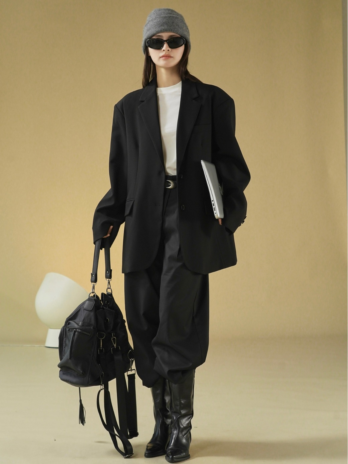 L381 Chic Ladies' Casual Jacket with Flared Shoulders and Slim Cut Design