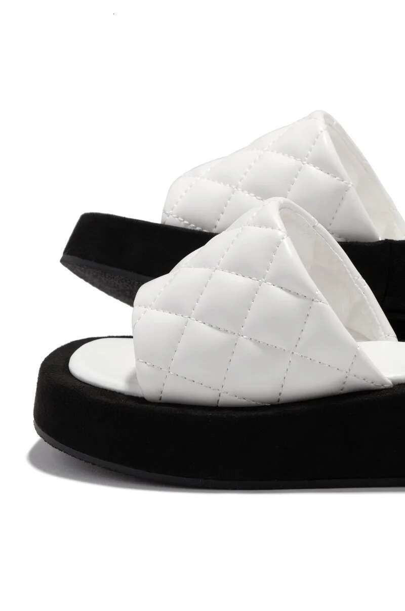 Large Women S Casual Free Shipping 2025 Summer New Diamond Platform Slippers Fashion Designer Plaid Flat Sandals Slippers Outdoor Shoes