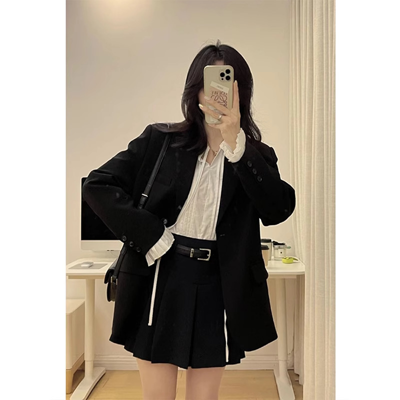 H38Elegant Tempered Tops for Women by Korean Designers - Ideal for Spring-Summer Wardrobe