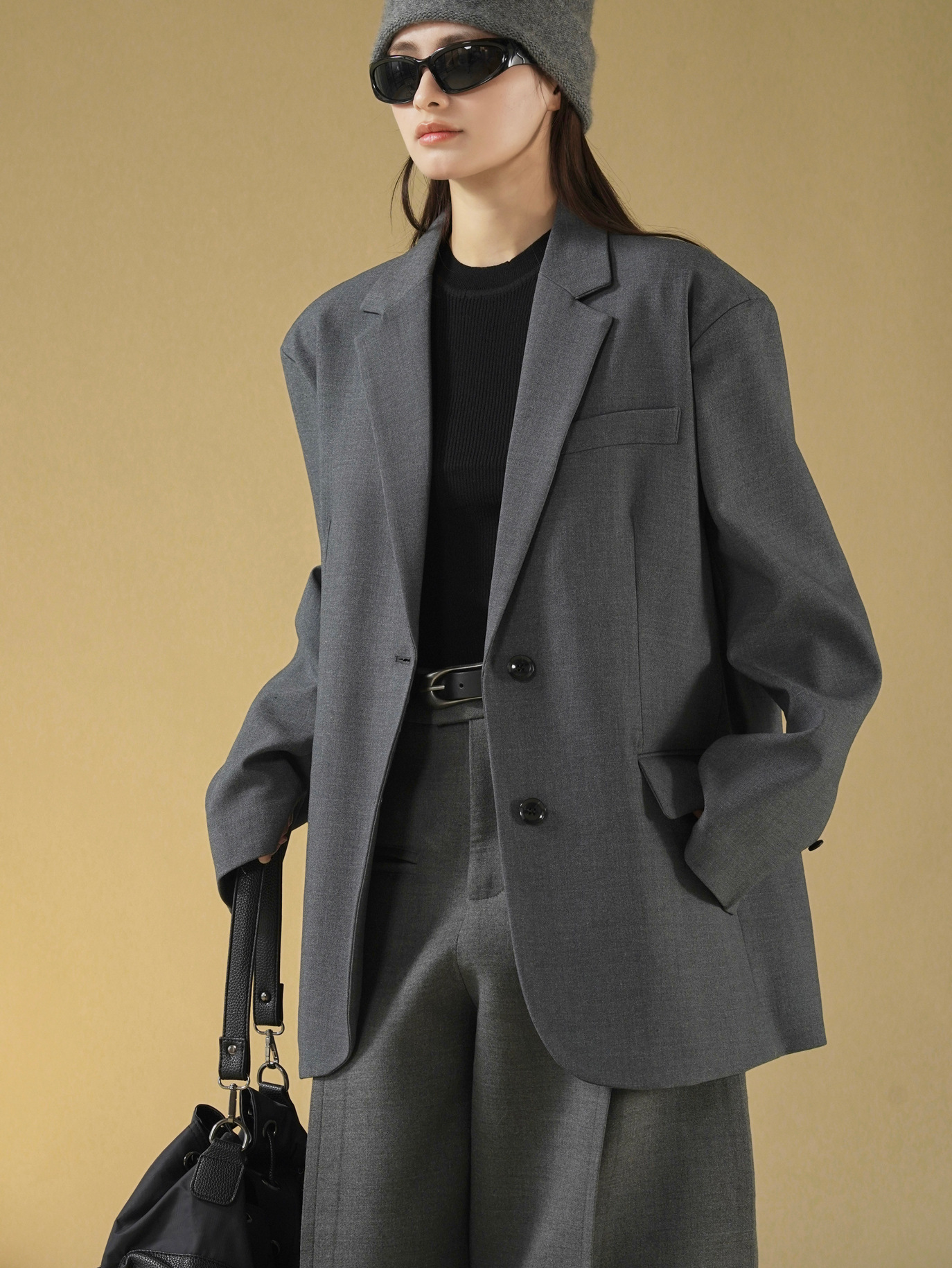 L381 Chic Ladies' Casual Jacket with Flared Shoulders and Slim Cut Design
