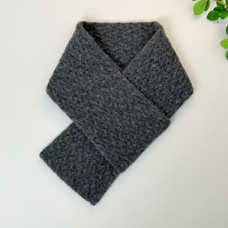 K081 Unisex and practical wearable cashmere scarf perforated warp knitted short neck scarf