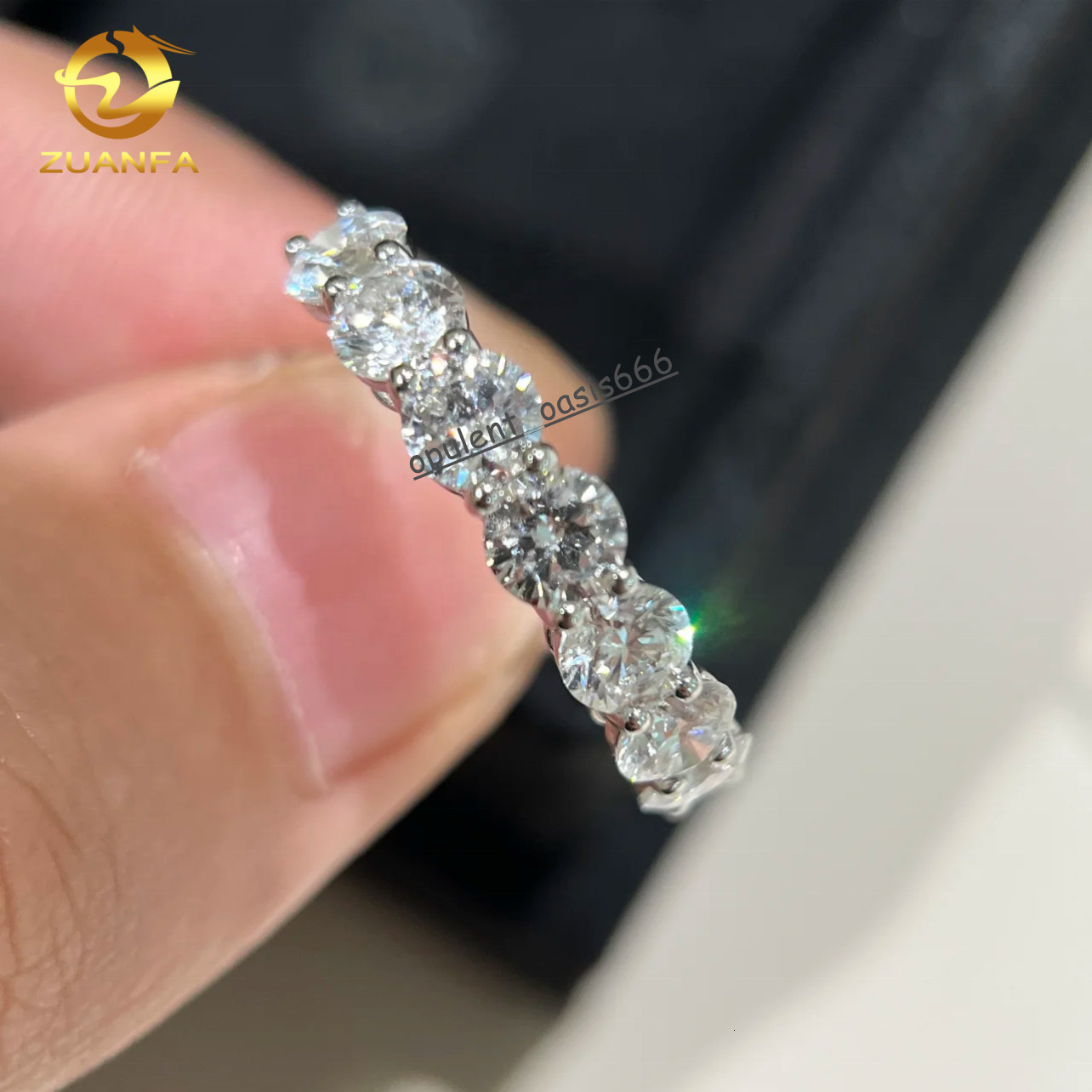 Classic Design 18K White Gold VS DEF Color 0.7CTS Round Brilliant Cut Lab Diamond Ring Band Half Iced