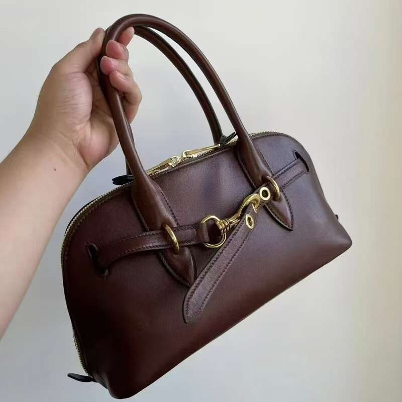 Designer shoulder bag Aventure Nappa leather Shell tote bag strap Luxury Womens Men hand bag Top handle pochette purse wallet crossbody mini clutch makeup bag