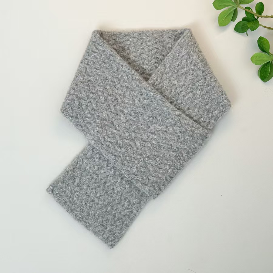 K081 Unisex and practical wearable cashmere scarf perforated warp knitted short neck scarf