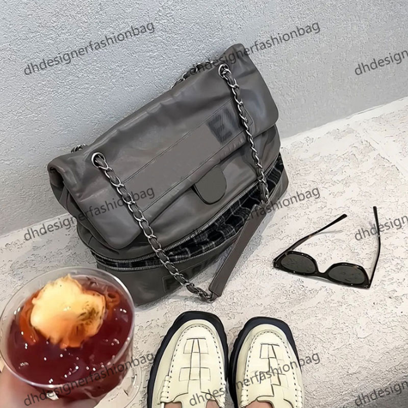 Luxury Designer Cc Tote Bag Vintage Graffiti Bag High Quality Handbag Genuine Leather Chain Womens Handbag Wallet Black and White Design Garbage Bag Airport Bag