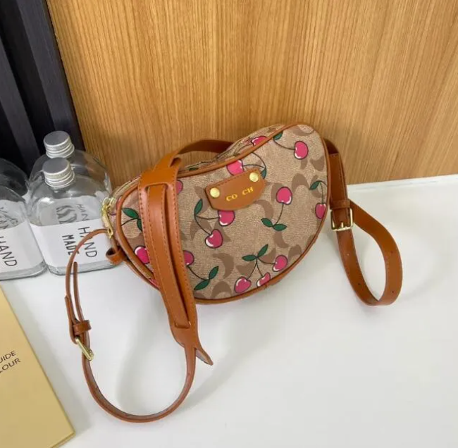 Designers Bags Fruit pattern Handbag shoulder bag Crossbody bag Womens Beach Waist Handbag Fashion Classic Brown Pack Purse Wallet Makeup Bag 588