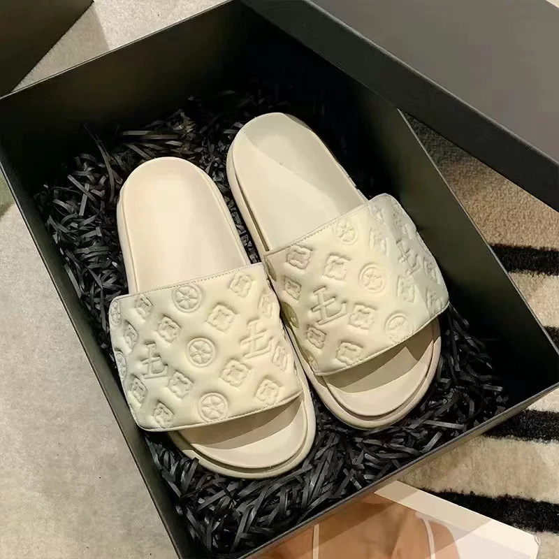 2025 New Thick Bottom Slippers for Women Wearing Velcro Sponge Cake Summer Outing Embossed Bread Shoes Designer Fashion Single Line Beach Sandals2