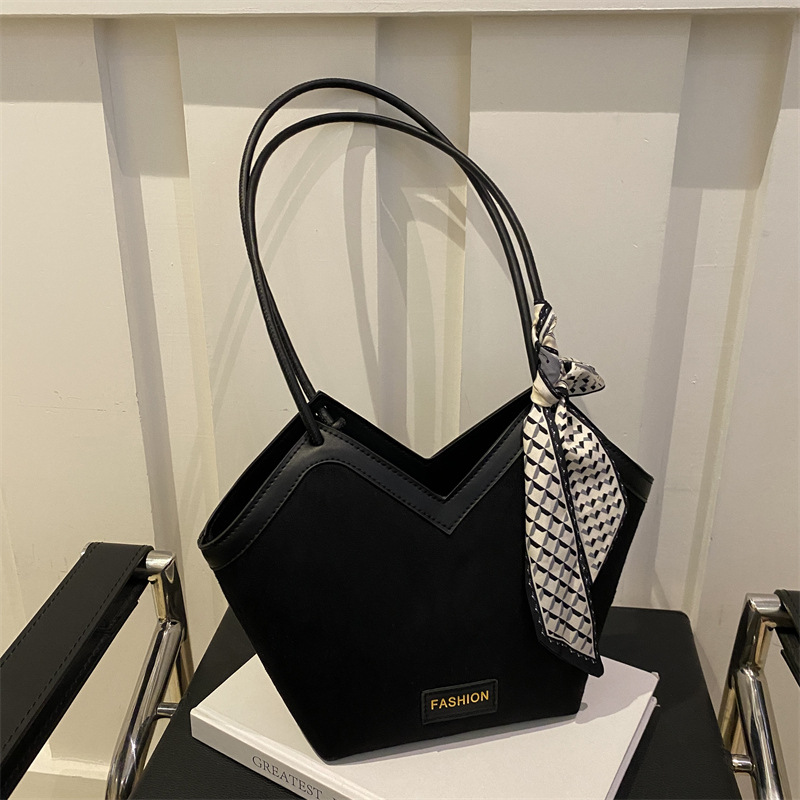 Popular large capacity Tote women's underarm casual all-in-one shoulder bag NEW retro style silk scarf handbag women 2025s