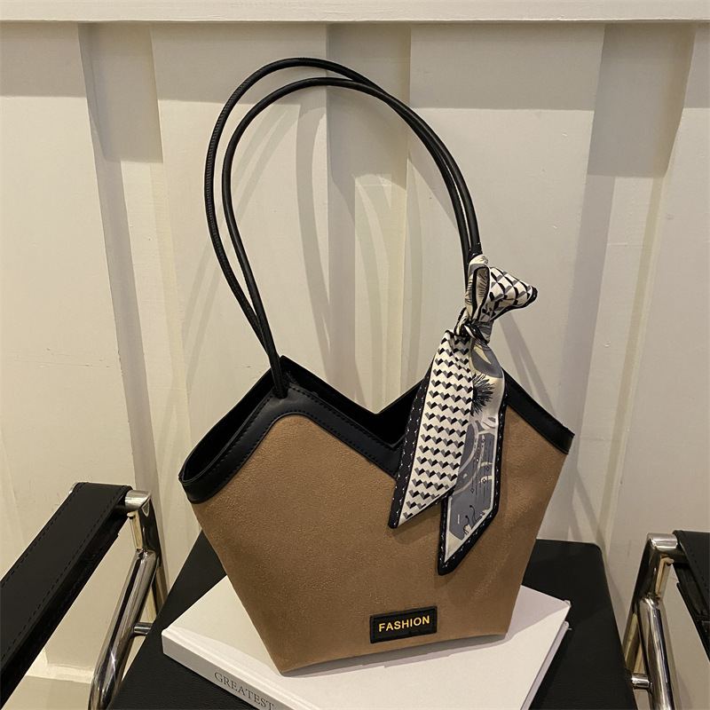 Popular large capacity Tote women's underarm casual all-in-one shoulder bag NEW retro style silk scarf handbag women 2025s