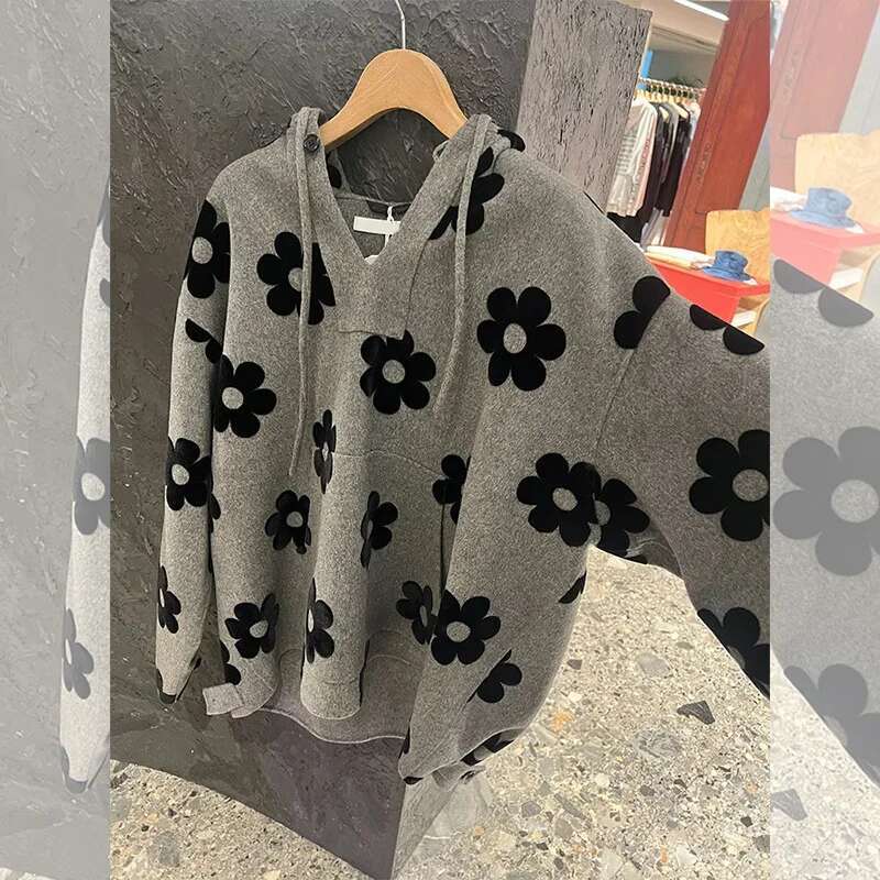 Grey High-Grade Printed Loose Hooded Sweater For Women In Autumn And Winter Joker New V-Neck Design Temperament Casual Top