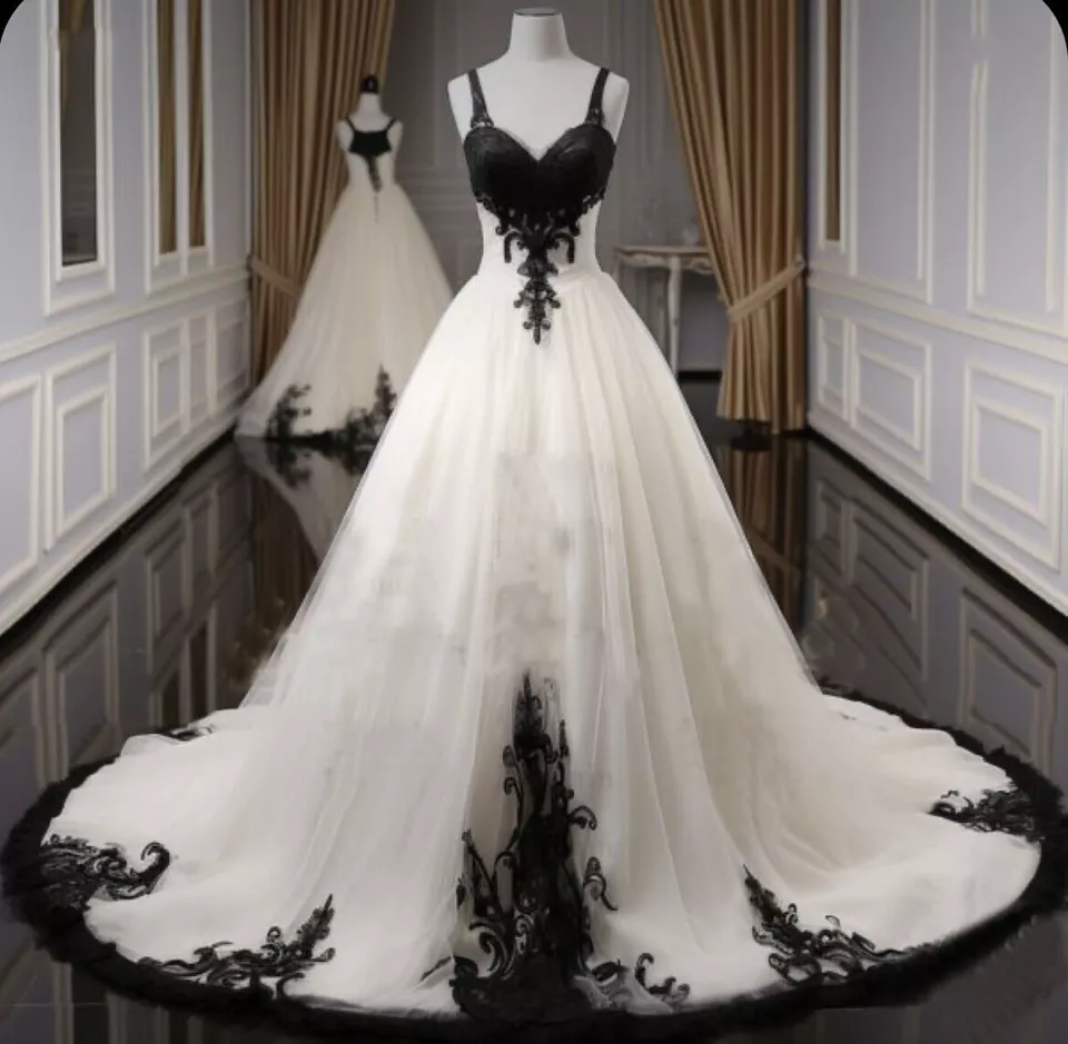 Classic Black And White Wedding Dresses Lace Appliques Spaghetti Straps A-Line Long Bridal Gowns Vintage Vestido De Novia 2025