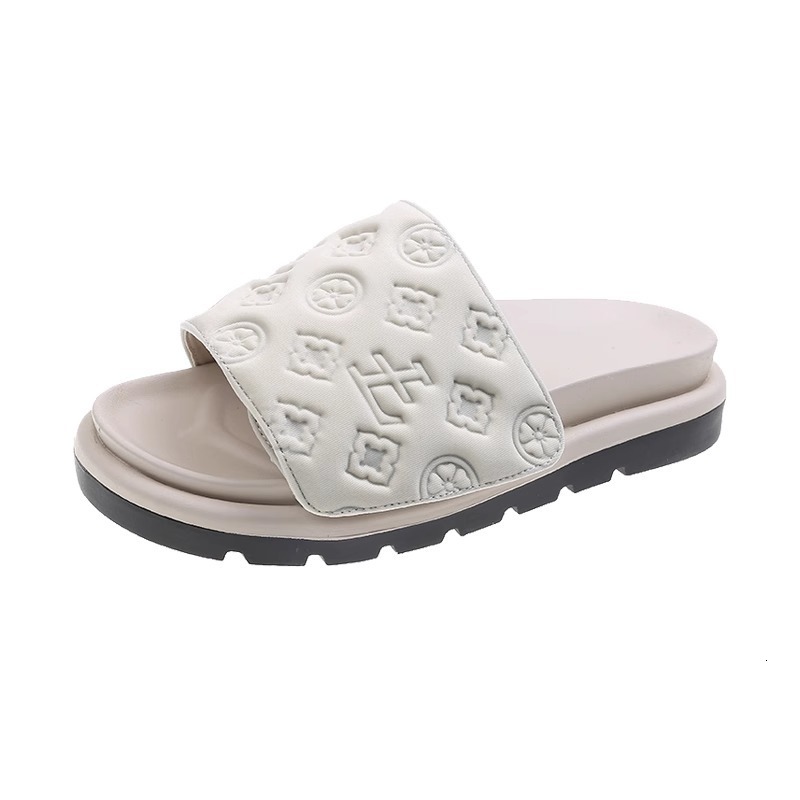 2025 New Thick Bottom Slippers for Women Wearing Velcro Sponge Cake Summer Outing Embossed Bread Shoes Designer Fashion Single Line Beach Sandals2