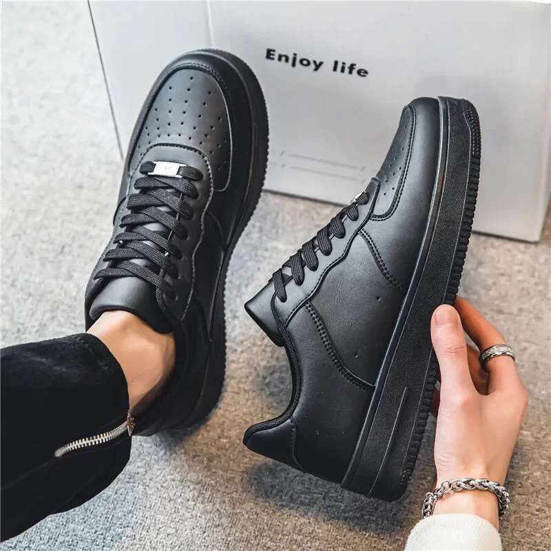 Men's Casual Work Shoes Breathable Kitchen Chef Trendy Black S neakers Sum mer Season Comfortable Male Footwear