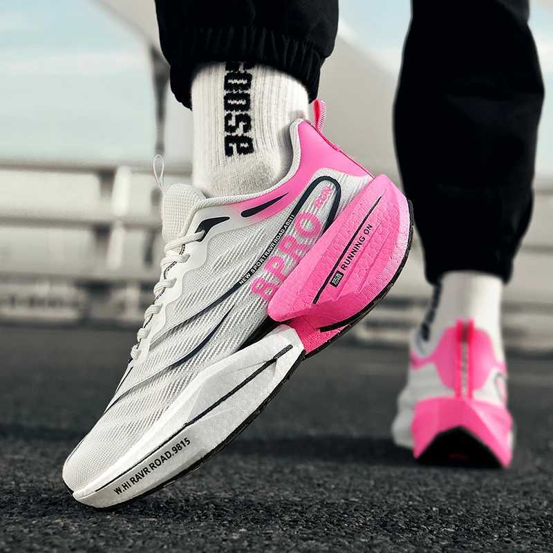New 2025 Marathon Carbon plate Men Sports Running hot Shoes Breathable Lightweight Wens Cfortable Athletic Nonskid Sneakers Z250310