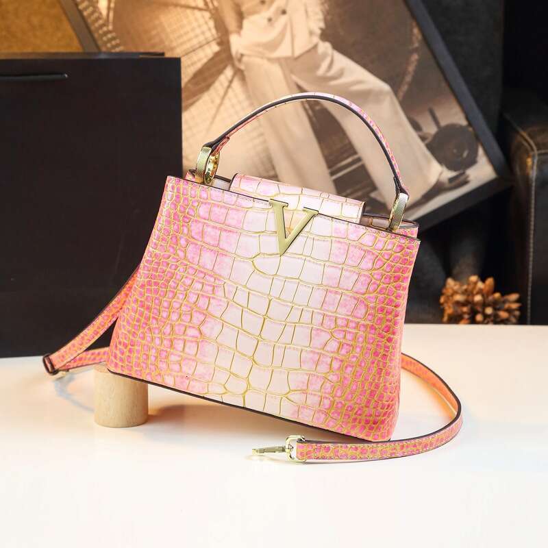 Women's Bags Women's Bags Liht women's ba, shiny niche crocodile pattern leather, pink 2024 new hih-end sinle shoulder crossbody