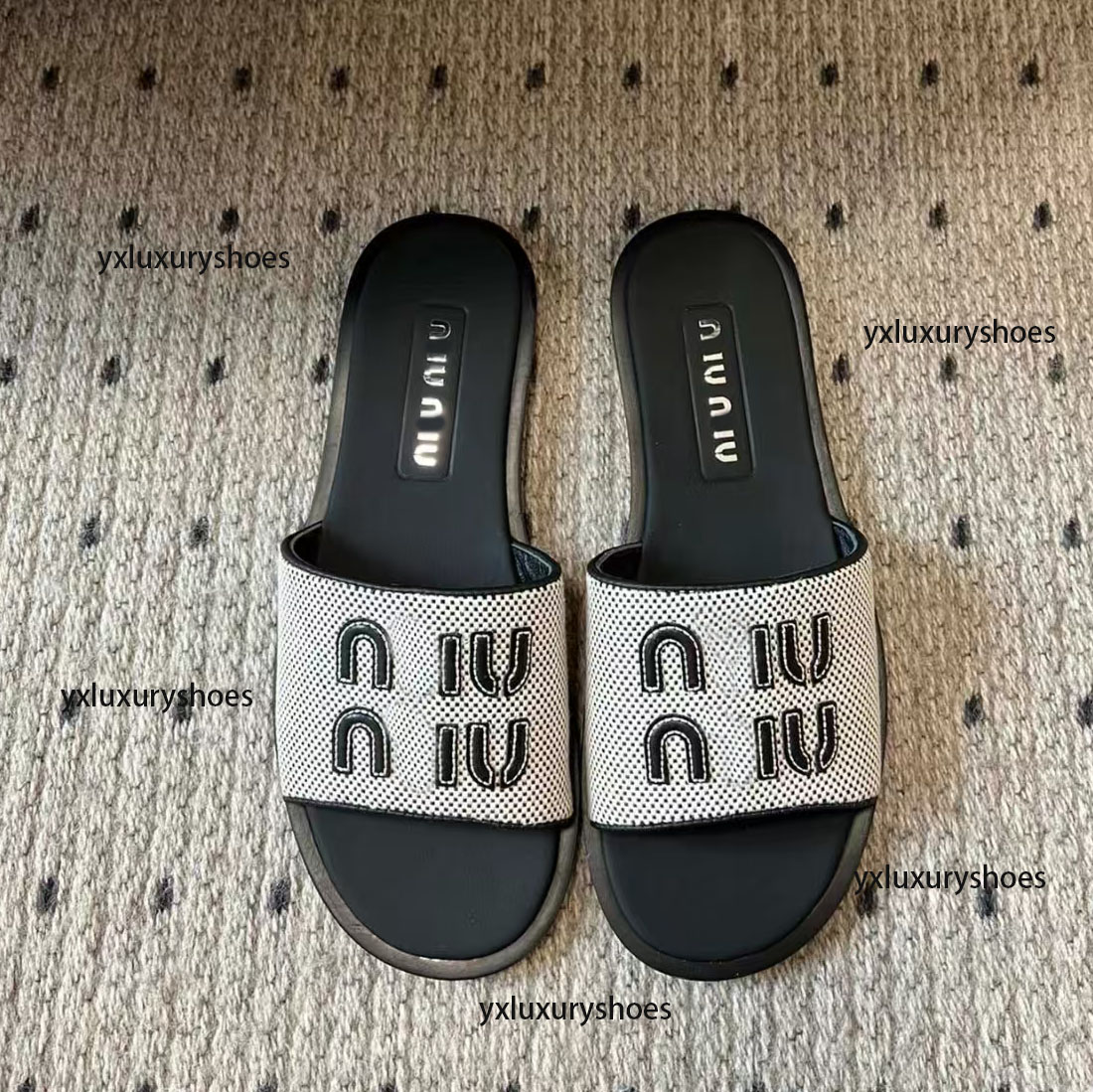 2025SS Designer shoes Italian women's spring new MM letter hand-woven summer sandals Beach fashion luxury women's casual flat cloth slippers flip-flops