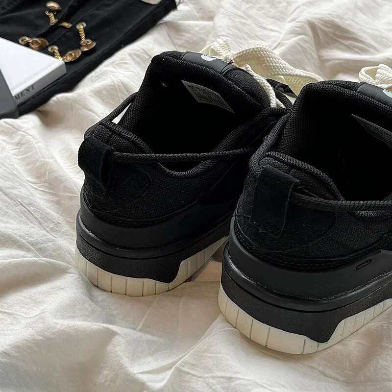 Summer 2025 Men S Shoes Retro Niche Fashion Designer Board Skateboard Bread And Women Sports Outdoor Hip Hop Free Shipping Casual