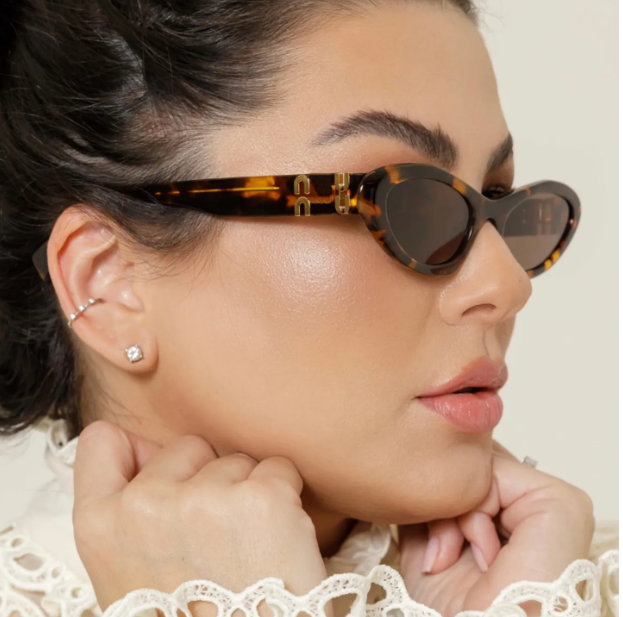Designer Sunglasses For Women Men Beach Sun Glasses Trendy Classic Square Metal Legs Letter Design Cat Eye Top Quality Eyeglasses Oval Luxury Monogram Sunglasses