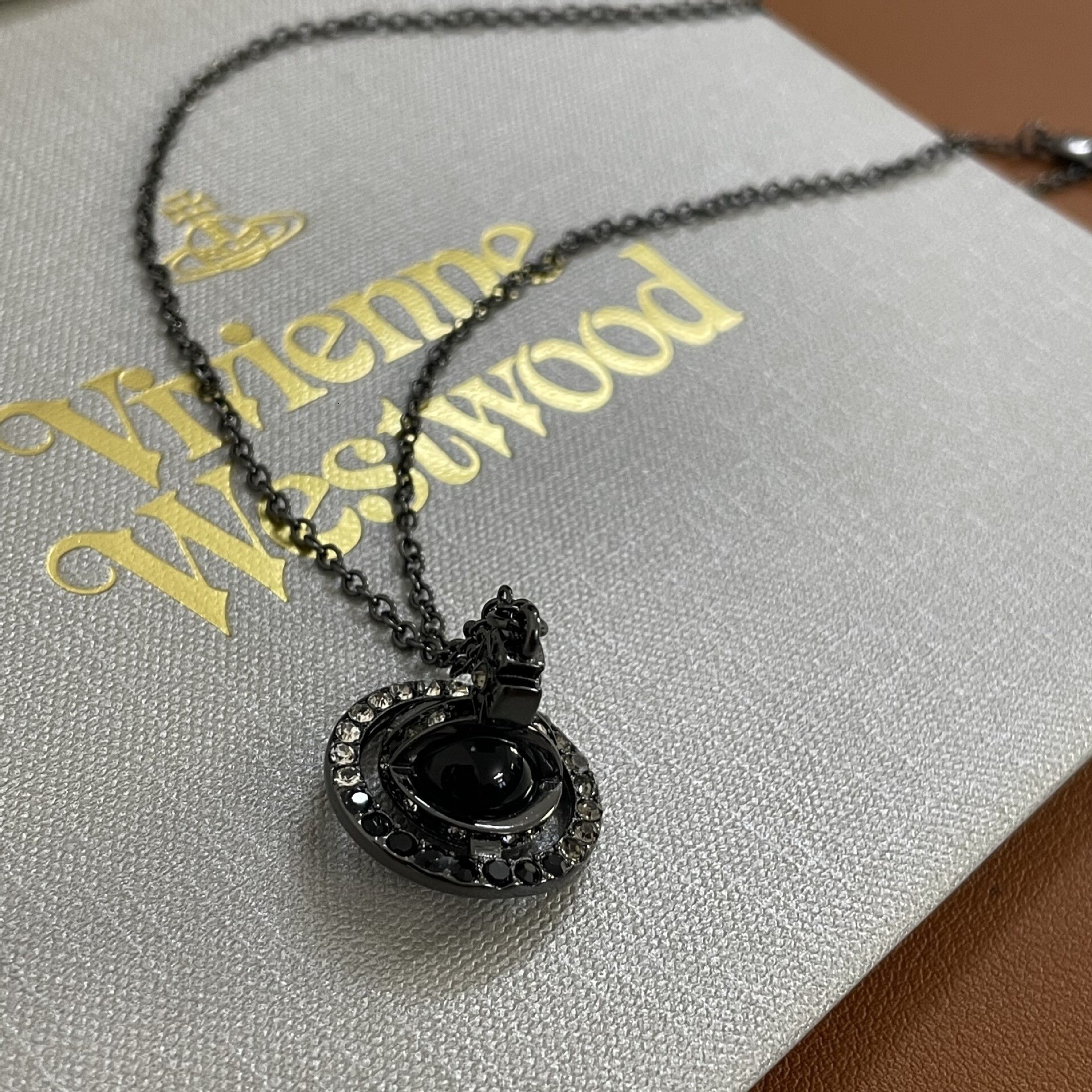 Vivienmes Viviannes Vivienenne Vivvienne Planet Layered Necklace with Dowager Medium UFO Glass Beads ORB Stereoscopic Saturn Necklace for Wom westwoods