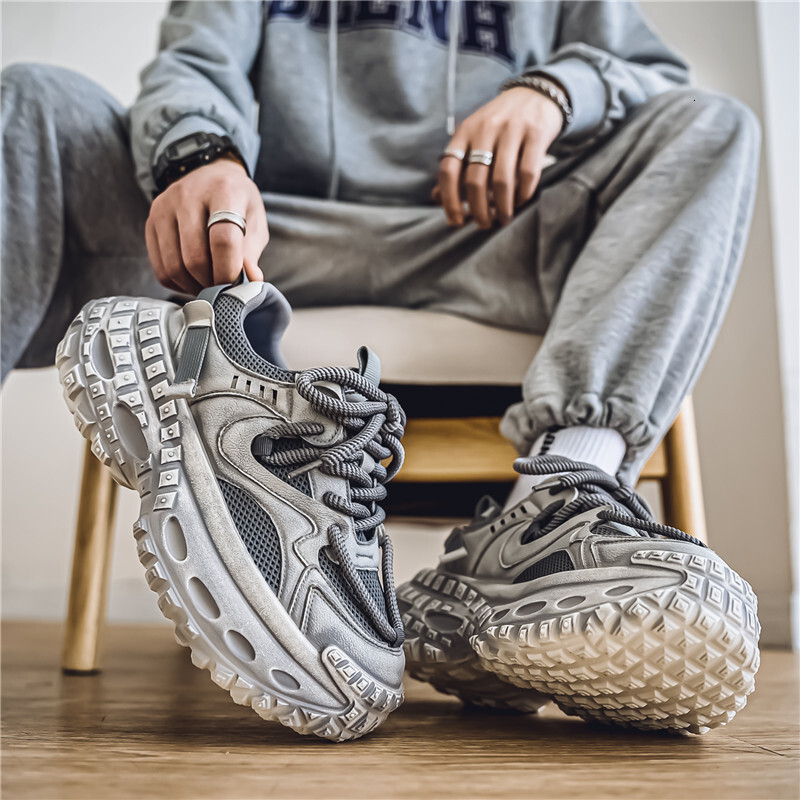 Tire Sole Anti Slip Sports Designer 2025 New Fashion Men S Outdoor Leisure Shoes Street High Quality Trendy Board Free Shipping Jogging
