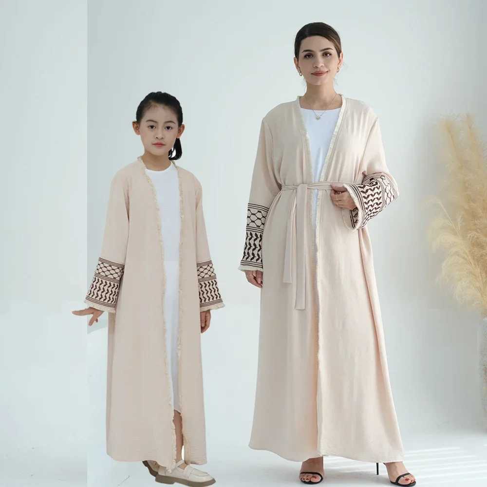 Mother and Daughter Abayas Dubai slim Women Kids Girls Maxi dress for Eid Djba Jalabiya Trkiye kimono cardigan Islamic gown W250310