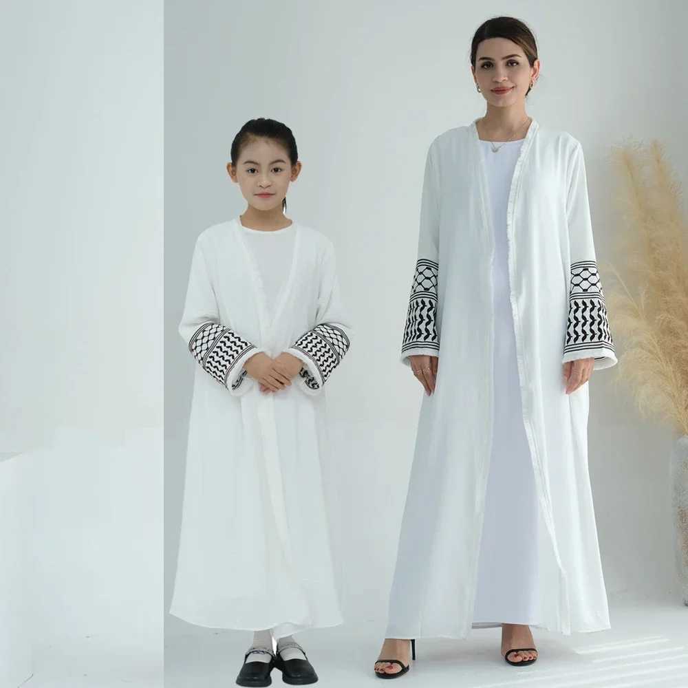Mother and Daughter Abayas Dubai slim Women Kids Girls Maxi dress for Eid Djba Jalabiya Trkiye kimono cardigan Islamic gown W250310