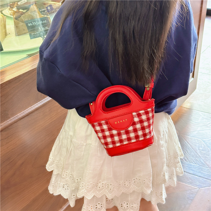 Small women's new ins fashion dia check NEW crossbody small fresh mini portable bucket bag 2025s