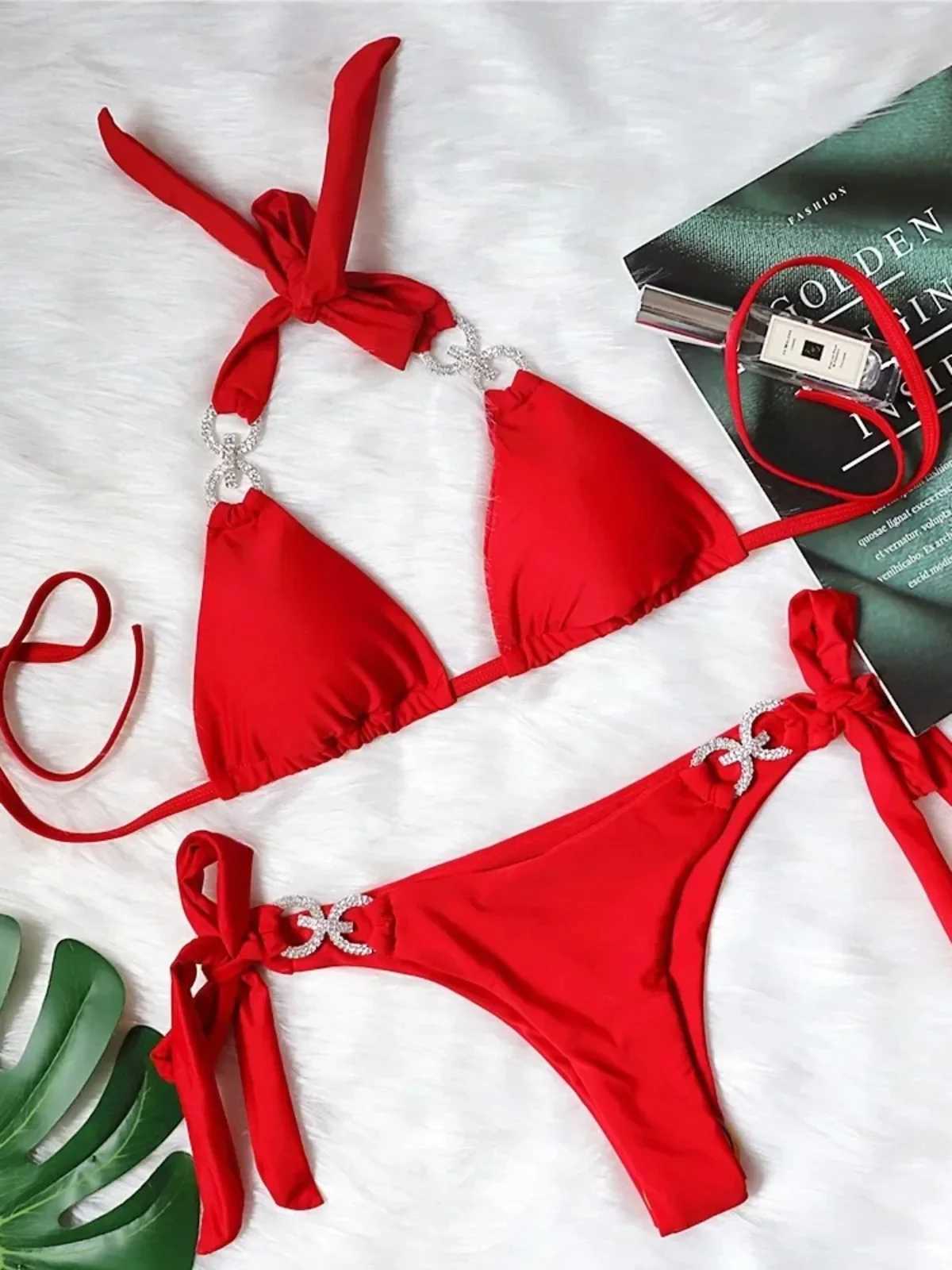 Luxury Rhinestones Bikin 2024 New Women Solid Red Blue Bandage Cross Diamond Thong Swinsuit Beach Bathing Suit Swimwear BiquiniT250310