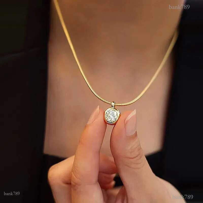 2024 Choucong Brand Circle Pendant Solitaire Simple Fine Jewelry Real 100% 925 Sterling Silver Gold Round Moissanite Diamond Party Women Beach Necklac