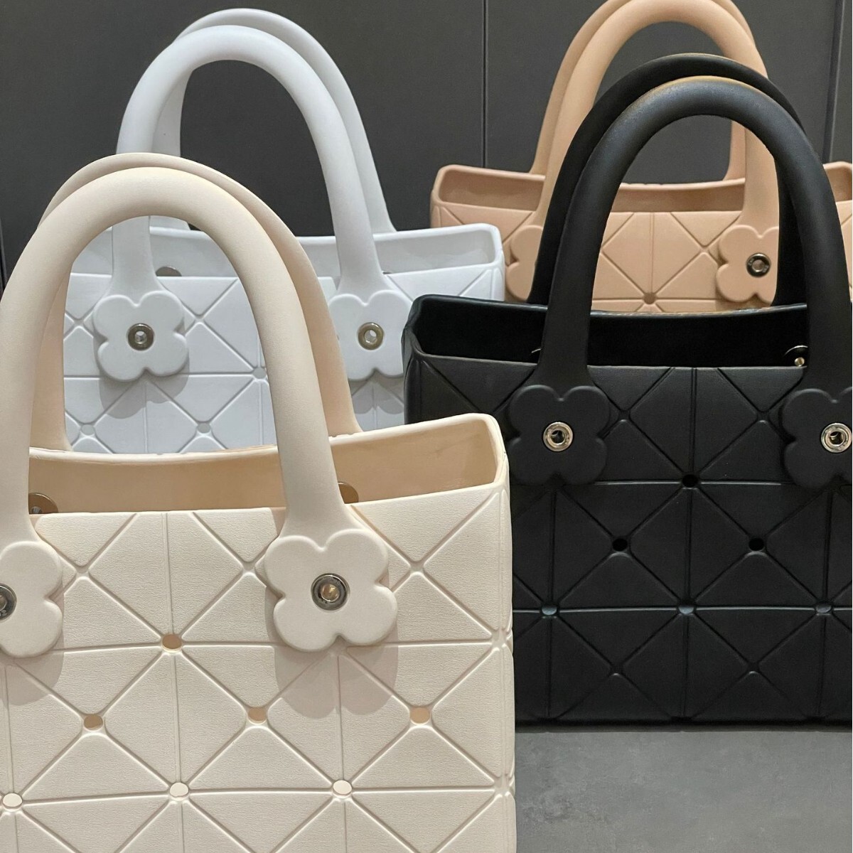 Free Shipping Large Capacity Summer New Plaid Handbag EVA Waterproof Fashionable Square Beach Bag