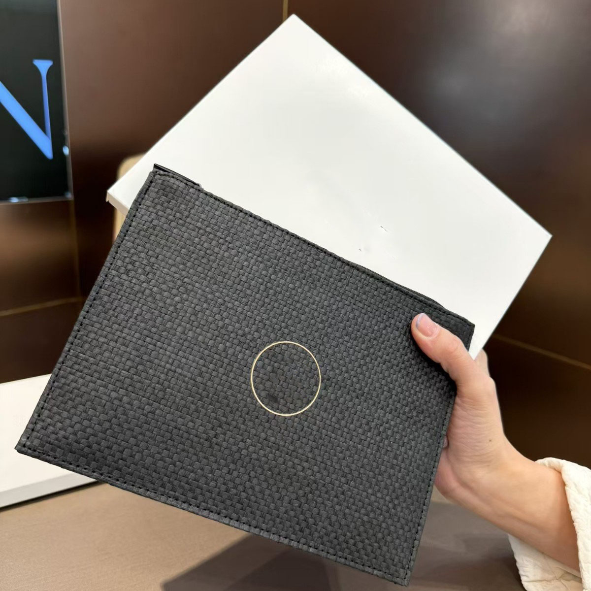 Cosmetic Bags Mens Womens Toiletries Large Capacity Portabl Straw Cosmetic Envelope Bag Gift Boxed Premium Feeling Clutch Can Hold Cell Phone Keys