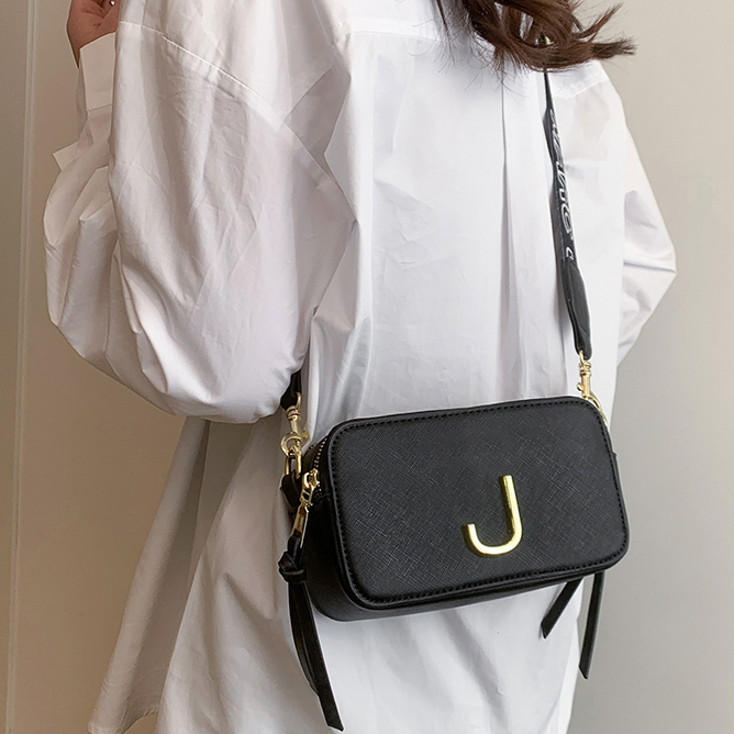 Brand Designer Bag Women Bag Black Snapshot Camera Bag Fashion Shoulder Bag Daily Practical Cross Body Italic Flash Strap Purse High Texture Mini Mark Bag 10A