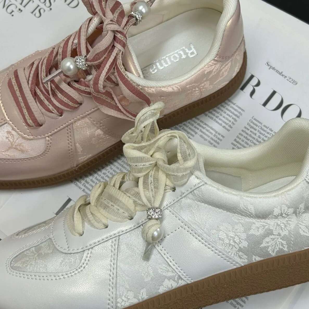 Designer Sports Shoes With Satin Pattern Fashionable Retro Free Shipping Women S Shoe Style Round Toe Tie Casual Board Comfortable Flat White Shoes 20